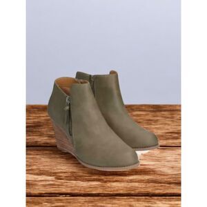 Report Footwear Ankle Wedge Booties Size 8.5 Olive Green Zipper Side Detail
